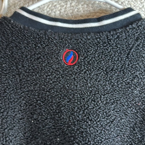 Fisll 76ers fuzzy pullover - Picture 10 of 10